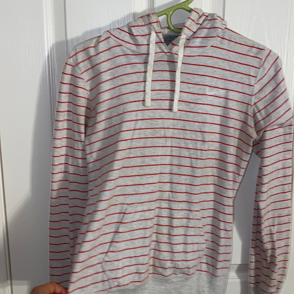 Nike striped light pullover